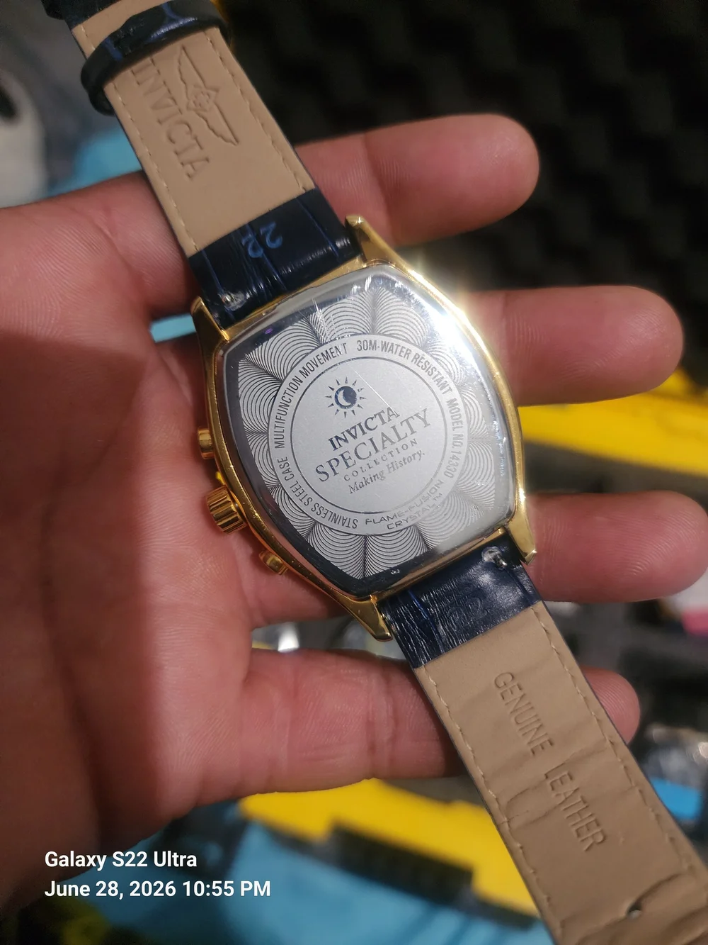 Invicta men tonneau